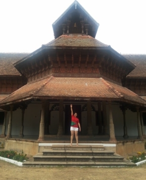 KeralaBlogExpress: Of Meeting Global Travellers & Visiting World’s Richest Hindu Temple