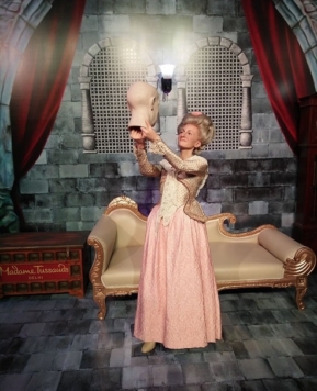 When World-Famous ‘Madame Tussauds’ Survived Death & Failed Marriage
