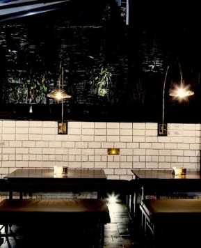This Mumbai Restaurant Is Taking Pride In Refusing Its Customers! Here’s Why